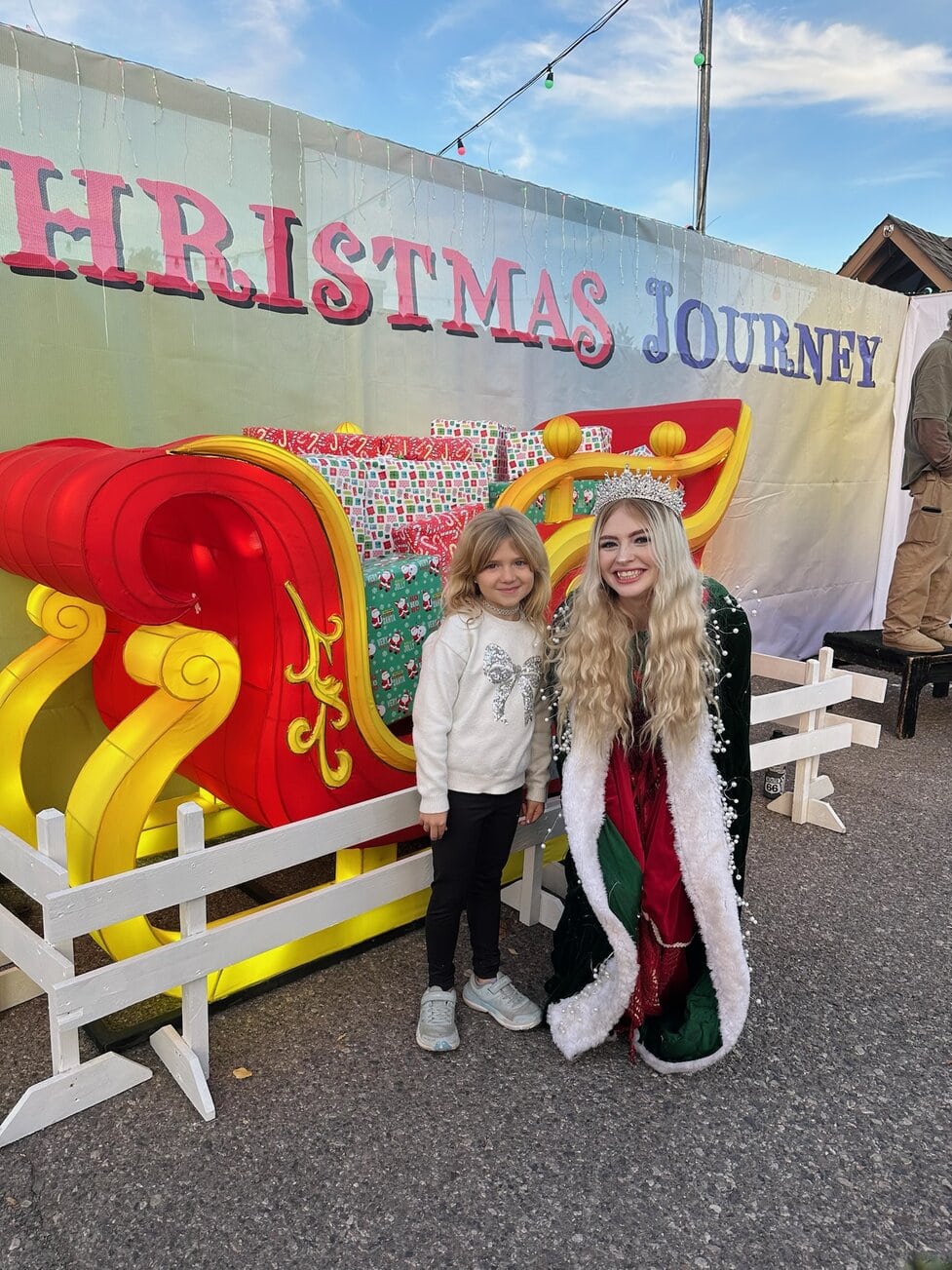 A Magical Christmas Journey Aboard the Verde Canyon Railroad in